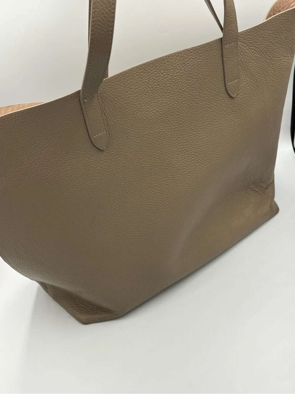 Cuyana Classic Pebble Leather Tote Cappuccino Taupe Large